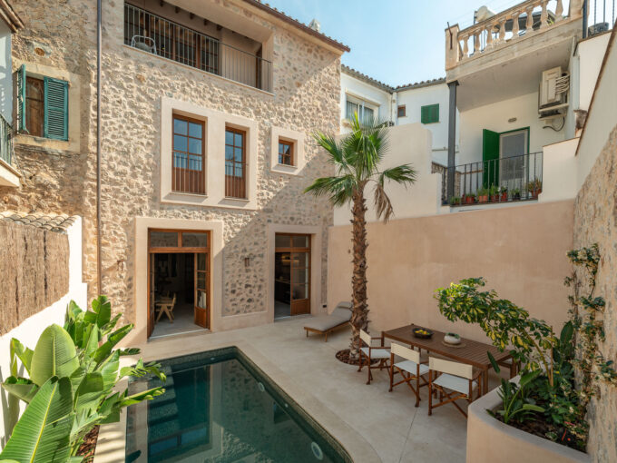 Charming townhouse for sale in Bunyola, Mallorca